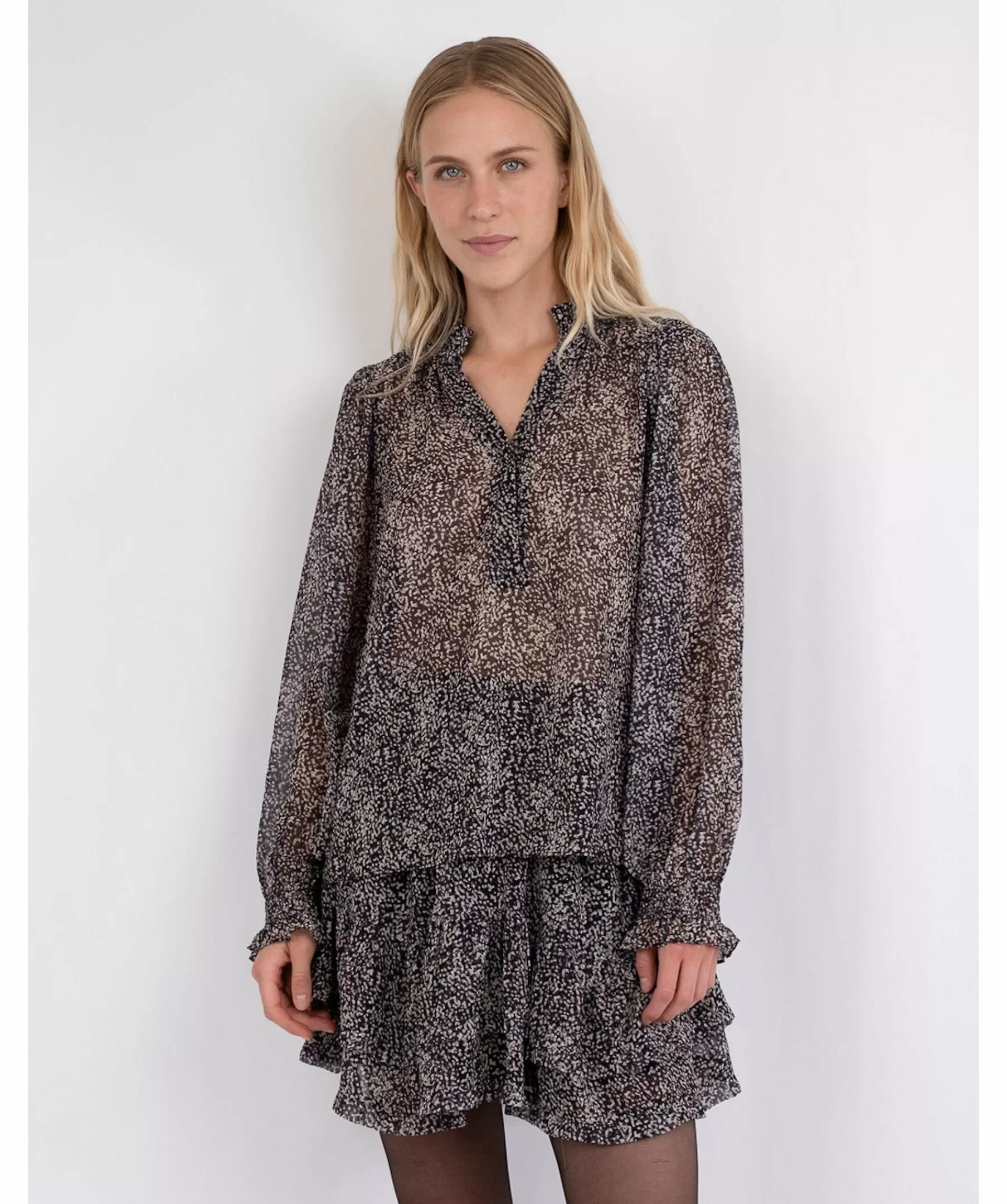 Neo Noir Blusar^Leia Texture Dot Blouse